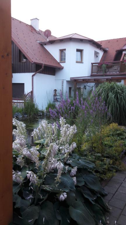 Hotel Garni Huegellandhof Neuhaus am Klausenbach Bagian luar foto