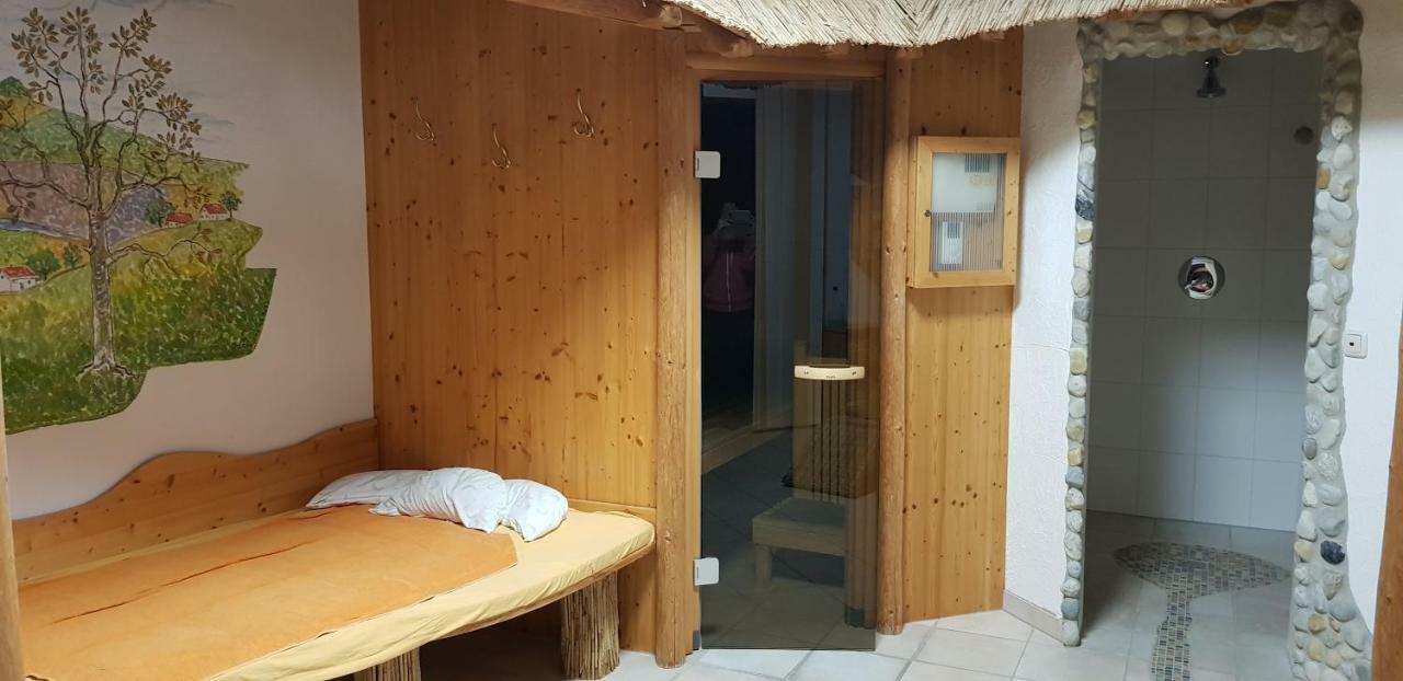 Hotel Garni Huegellandhof Neuhaus am Klausenbach Bagian luar foto